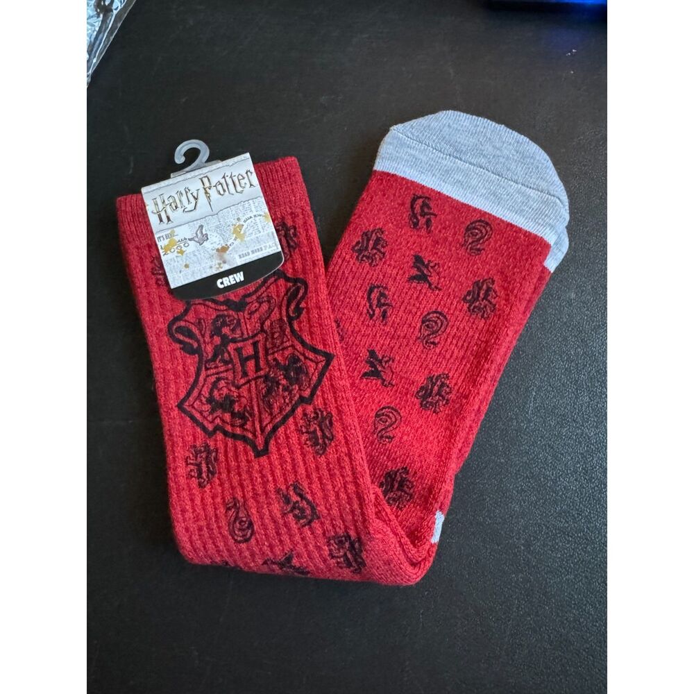 Harry Potter Hogwarts Crew Socks Red Gray BioWorld Adult Size 10-13 New